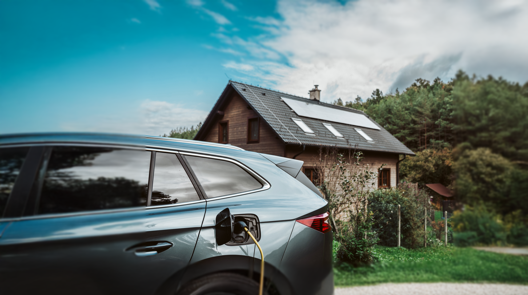 blurred EV Charger Home - Sollit (1)